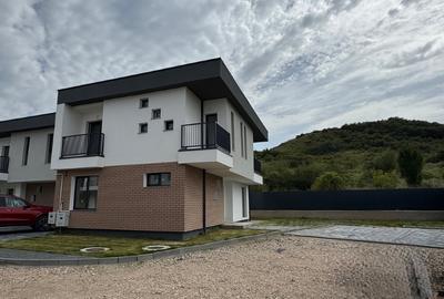 Casă cu 4 camere cu Teren 256 Mp în Florești - 7