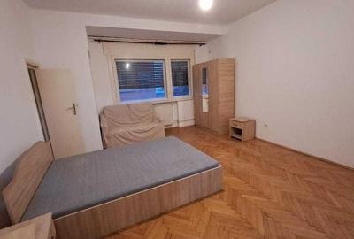 Apartament cu 4 camere semidecomandat, mobilat în Cișmigiu