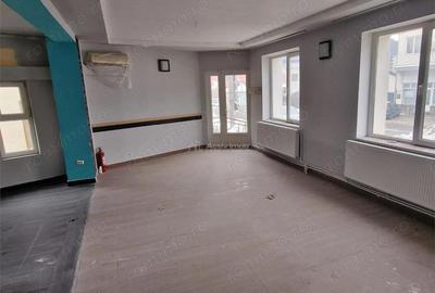 Spațiu comercial, de 290 mp, în Central - 13