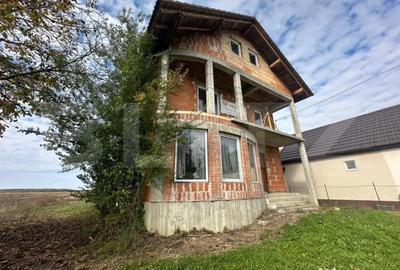 Casă cu 3 camere cu Teren 4075 Mp în Central - 13