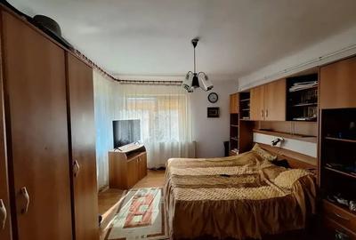 Casă spațioasă cu 6 camere și teren1000mp - Frumușani, DN4 - 8