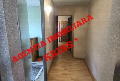 Apartament cu 3 camere decomandat în Craiovei - 3