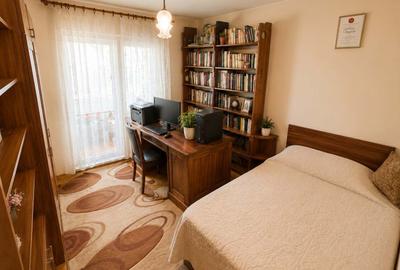 Apartament cu 3 camere decomandat în Semicentral - 2