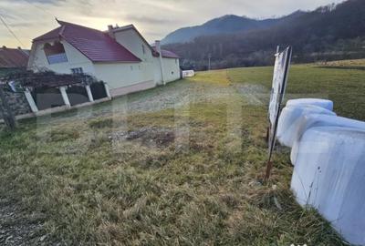 Teren de 1400 mp, în Central - 7