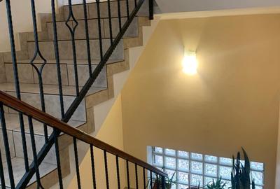 Casă cu 6 camere cu Canalizare în Voluntari - 4