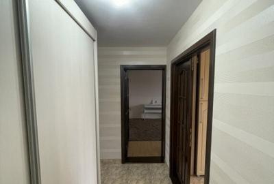 Apartament cu 3 camere decomandat, mobilat în Săsar