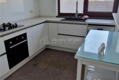 Casă cu 4 camere cu Teren 300 Mp în Central - 3