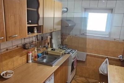 Apartament cu 3 camere semidecomandat în Nicolae Grigorescu