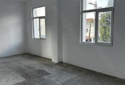 Spațiu comercial, de 174 mp, în Central - 8