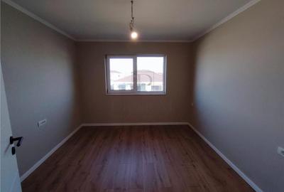 Duplex cu 4 camere cu Canalizare în Moșnița Veche - 14