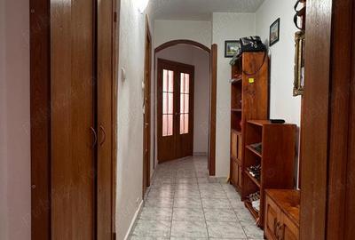 Apartament cu 3 camere decomandat în Central - 3