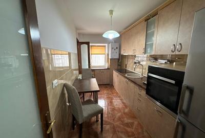 Apartament cu 3 camere decomandat, mobilat în Tractorul - 6