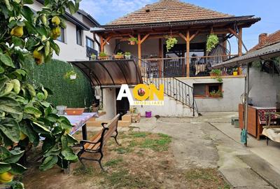 Casă individuală cu 3 camere cu Canalizare în Central - 1