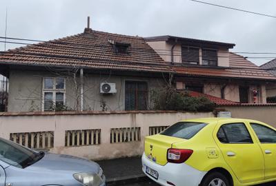 Casă individuală cu 4 camere cu Canalizare în Drumul Taberei - 1