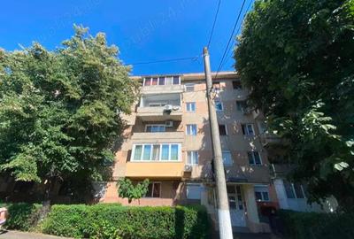 Apartament cu 2 camere semidecomandat în UTA - 2