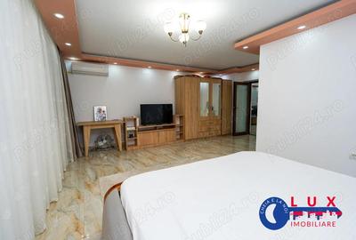 Apartament cu 3 camere semidecomandat în Babadag - 1