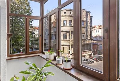 Apartament cu 4 camere decomandat în Central