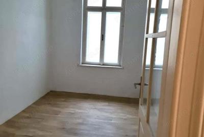 1 cam etaj 1 zona Unirii Pietonal - 6