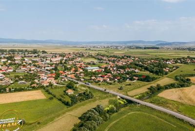 FILM! 2.000 mp teren intravilan, cu utilitati, apreciabil a - 14