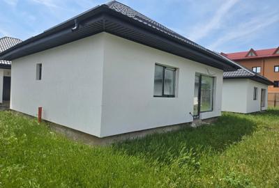 Casă cu 3 camere cu Canalizare în Sud - 8