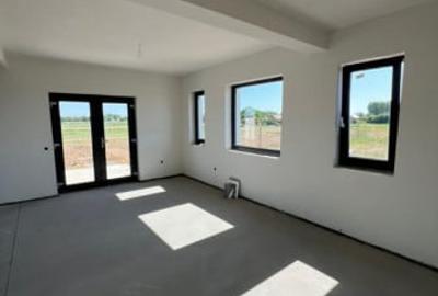 Casă cu 3 camere cu Teren 664 Mp în Vetiș - 12