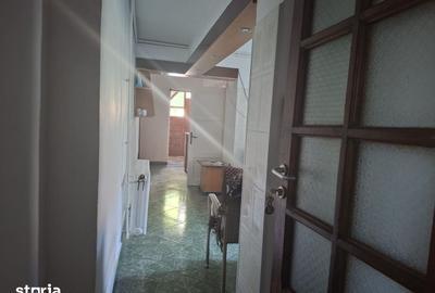 Casă cu 8 camere cu Teren 211 Mp în Mărășești