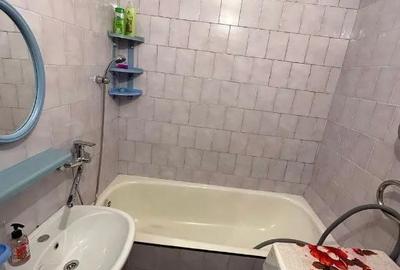 Apartament cu 2 camere decomandat în Moșilor