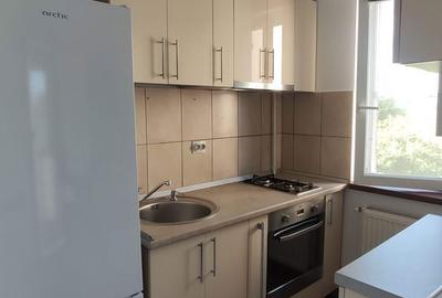 Garsonieră decomandată în Titan - 4