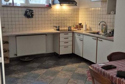 Casă cu 4 camere în Central - 1