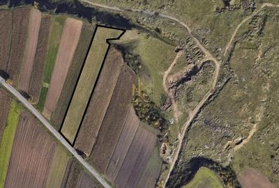 Teren de 5200 mp, în Mihoveni - 2