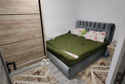 Apartament cu 3 camere semidecomandat în Craiovița Nouă - 1