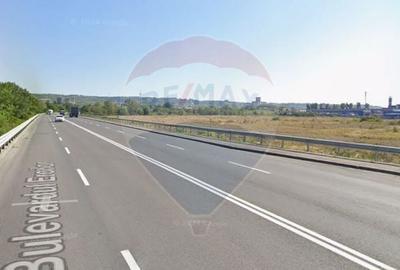 Teren intravilan de 4654 mp, în Central - 1