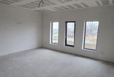 Casă cu 3 camere cu Teren 450 Mp în Lazuri - 9