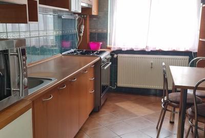 Apartament cu 3 camere decomandat, mobilat în Colentina - 2