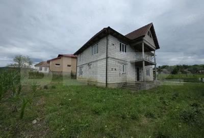 Casa la tara de vanzare, cu 13 ari de teren, la 40 km de Bistri?a - 2