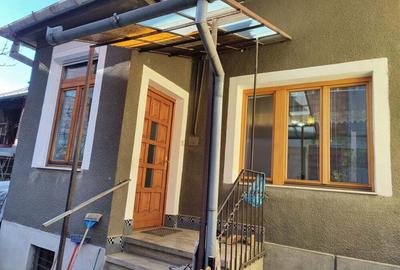 Casă cu 4 camere în Central - 1