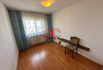 Apartament cu 3 camere decomandat în C5 - 7