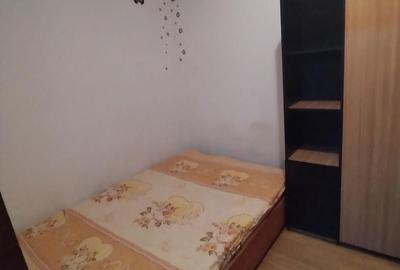 Apartament cu 3 camere decomandat în Gura Văii - 6