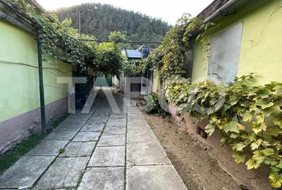 Casa centrala de vanzare in Gura Raului 560 mp curte+gradina - 1