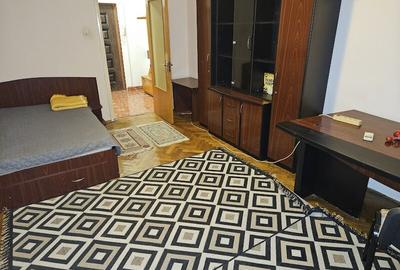 Apartament cu 2 camere decomandat în Drumul Taberei