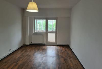 Apartament cu 3 camere decomandat în Șcheia - 1