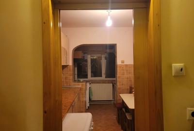 Apartament cu 2 camere decomandat în Micro 20 - 2