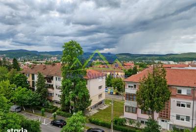 Apartament cu 2 camere decomandat în Central - 3