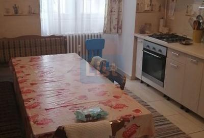Apartament cu 4 camere semidecomandat, mobilat în Policlinica - 4