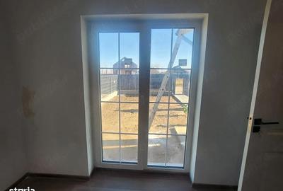 Casă cu 3 camere cu Teren 350 Mp în Hemeiuș