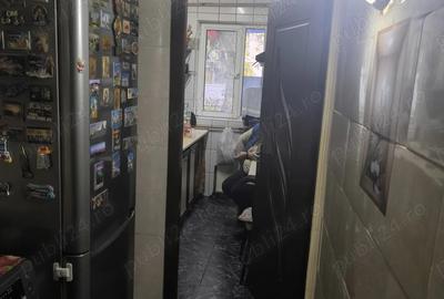 Vand apartament 3 camere, ,parter,sau schimb cu apartament 2 camere parter.PLOIESTI ..MIHAI BRAVU - 1