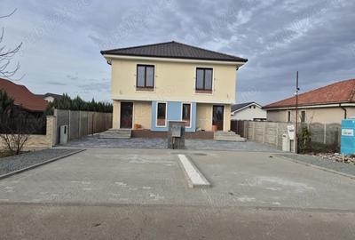 Casă cu 4 camere cu Teren 250 Mp în Săcălaz