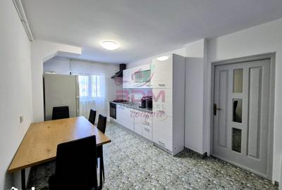 Apartament cu 3 camere decomandat în Micro 1 - 8