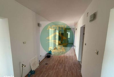 Casă cu 5 camere cu Teren 900 Mp în Săbăoani - 4