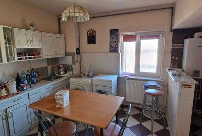 Apartament cu 4 camere decomandat în Est - 16
